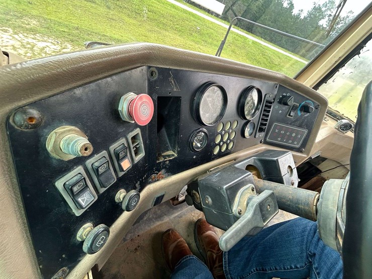 caterpillar-d250e-image-49