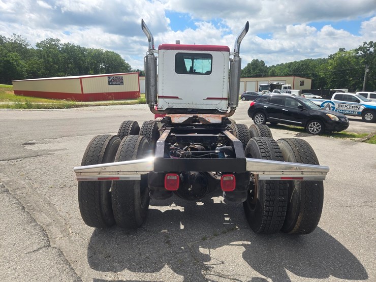 2004-peterbilt-378-image-14