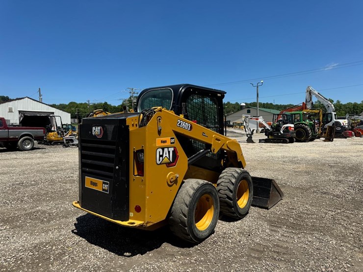 2019-caterpillar-236d3-image-6