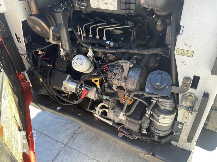 2014-bobcat-t590-image-19