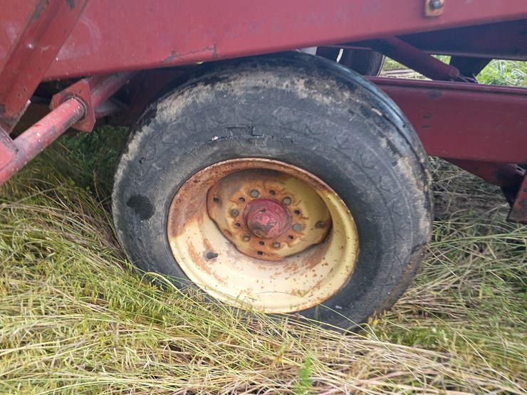 new-holland-1000-image-34