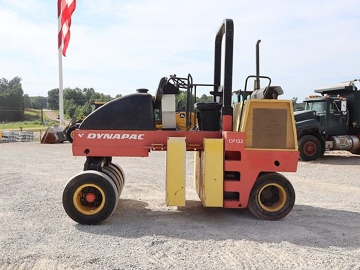 1999-dynapac-cp132-image-2