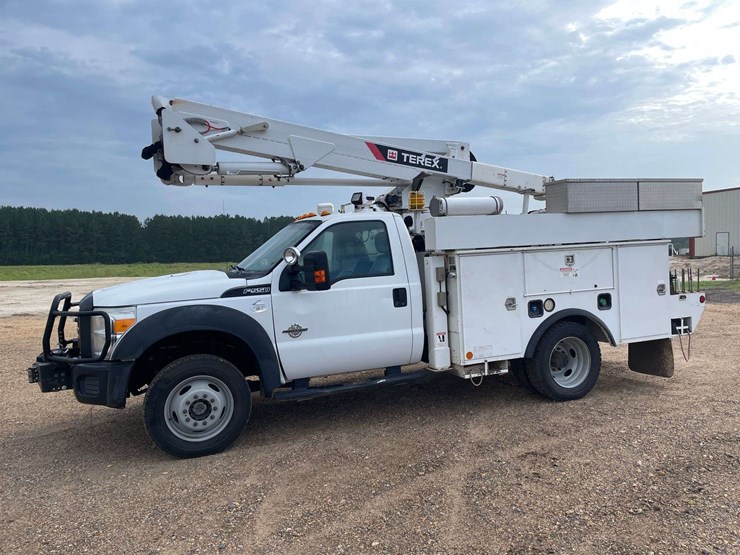 2014-ford-f550-image-1