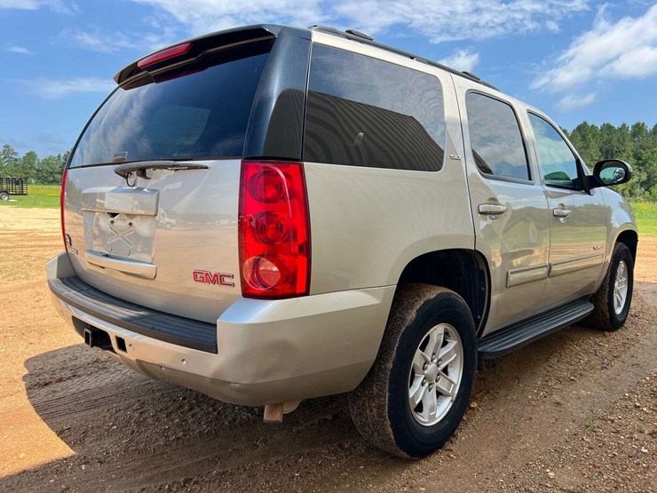 2013-gmc-yukon-slt-image-3