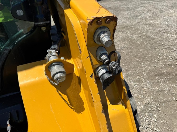 2019-caterpillar-236d3-image-12