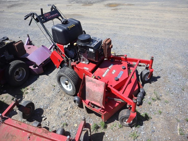 snapper-pro-walk-behind-mower-image-1