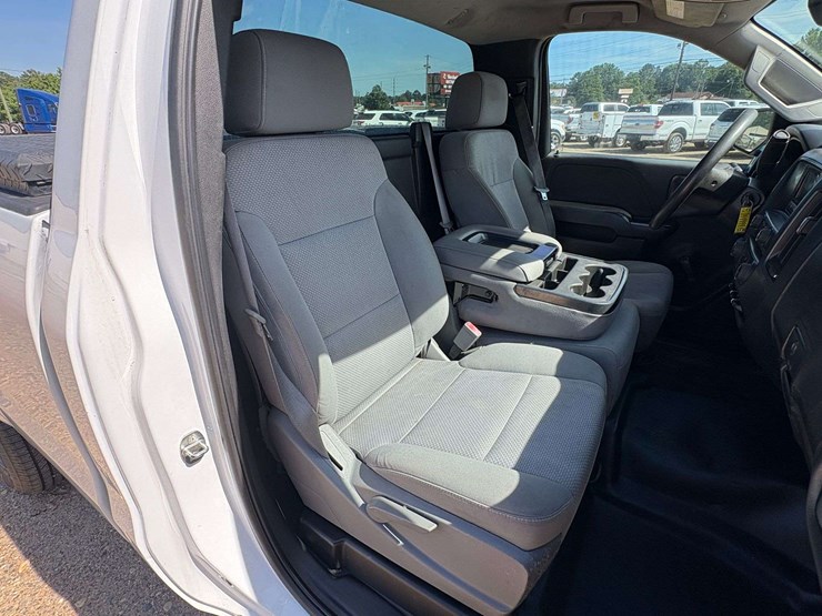 2015-chevrolet-silverado-2500-image-18
