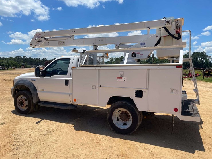 2006-ford-f550-image-2