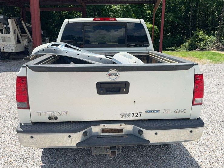 2015-nissan-titan-image-4