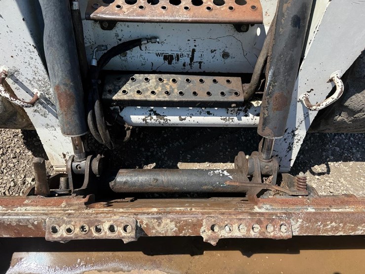 bobcat-s300-image-10