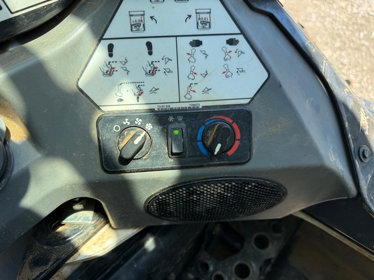 2024-bobcat-t770-image-23