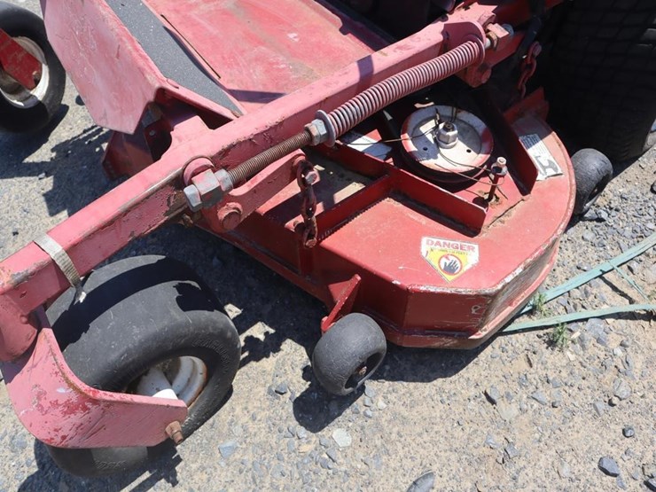 exmark-zero-turn-mower-image-10