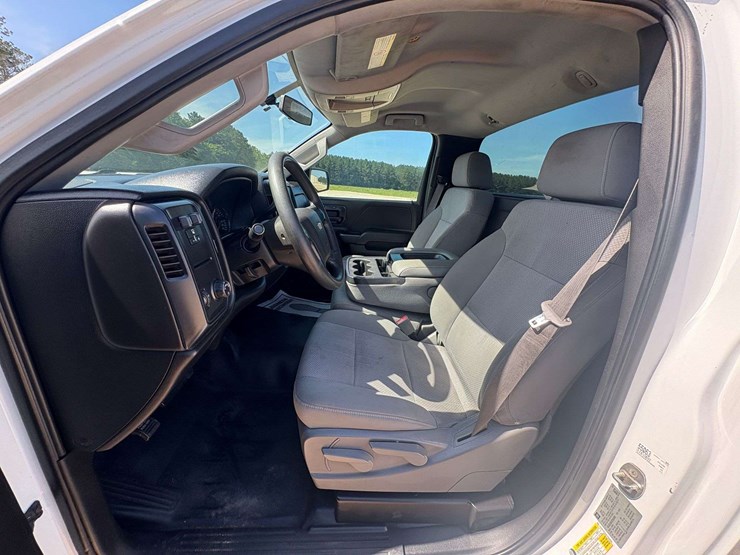 2015-chevrolet-silverado-2500-image-12
