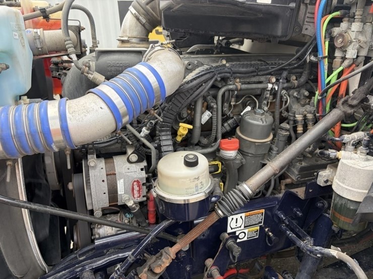 2016-kenworth-t680-image-12