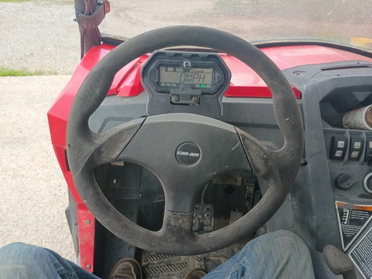 2014-can-am-commander-800-image-29