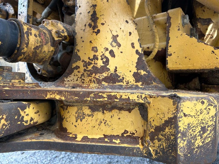 caterpillar-d250e-image-35