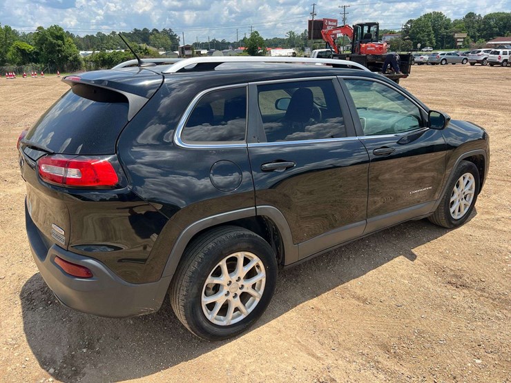 2018-jeep-cherokee-image-3