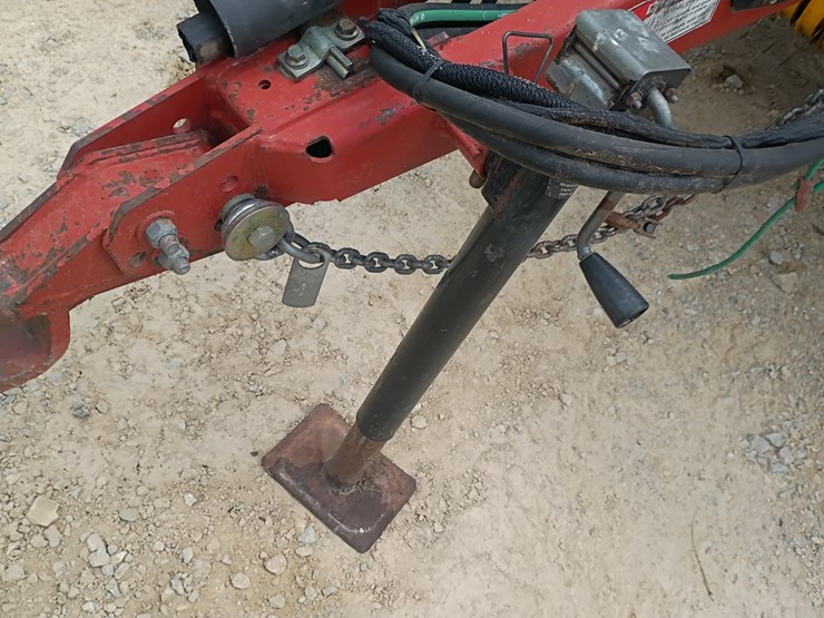 new-holland-br740-image-10