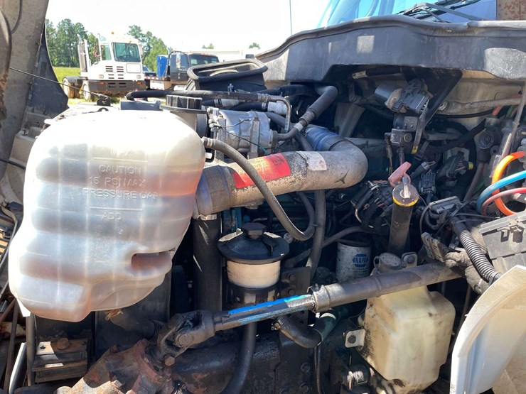 2004-international-durastar-4300-image-7