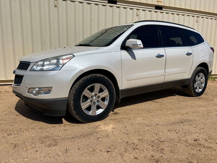 2012-chevrolet-traverse-image-1