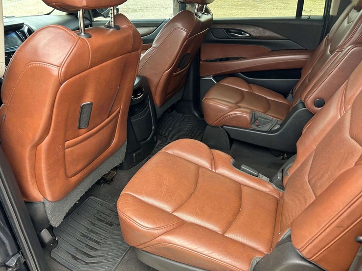 2018-cadillac-escalade-esv-image-25