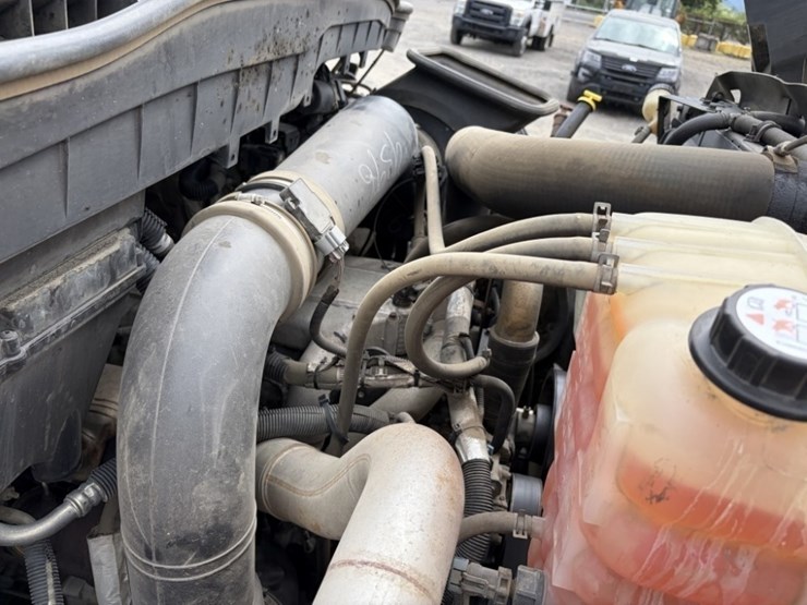 2012-international-7500-dump-truck-image-13