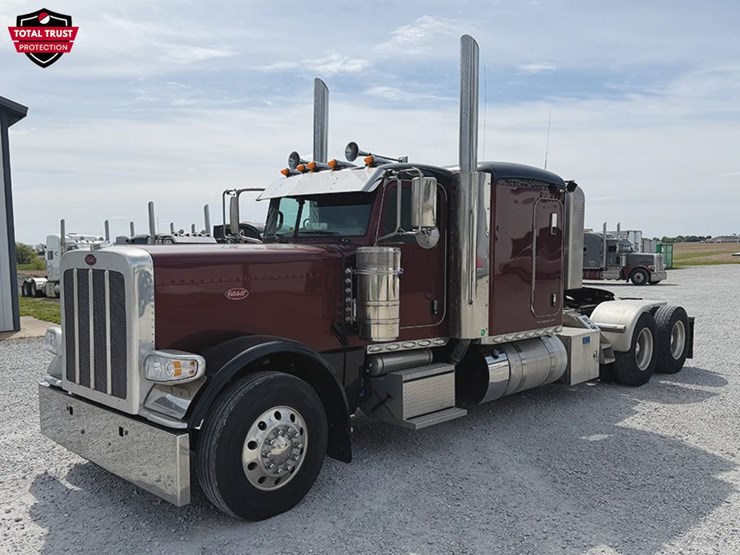 2022-peterbilt-389-image-1