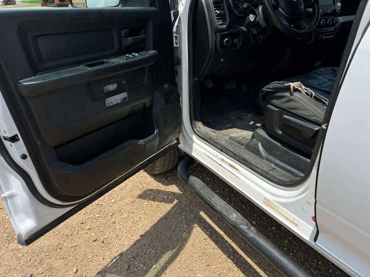 2022-dodge-3500-image-22