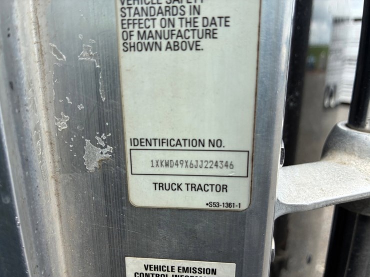 2018-kenworth-w900-image-17