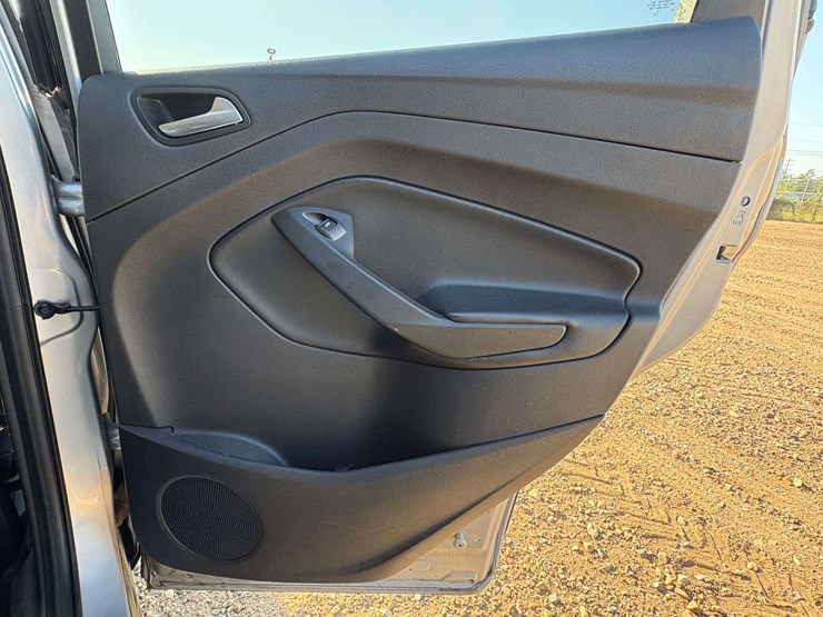 2017-ford-escape-se-image-20