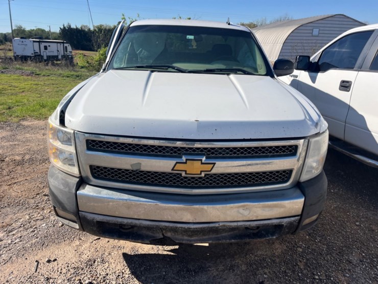 2012-chevrolet-silverado-1500-image-2