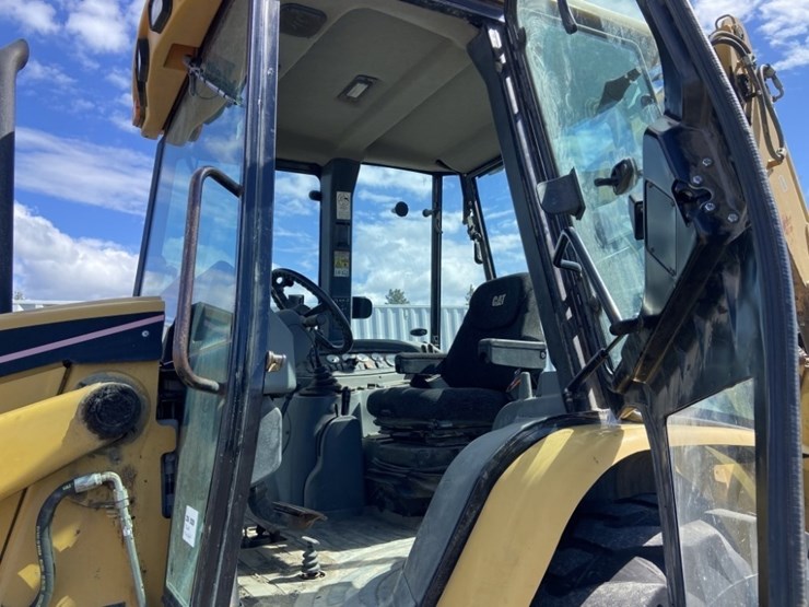 2004-caterpillar-420d-image-12