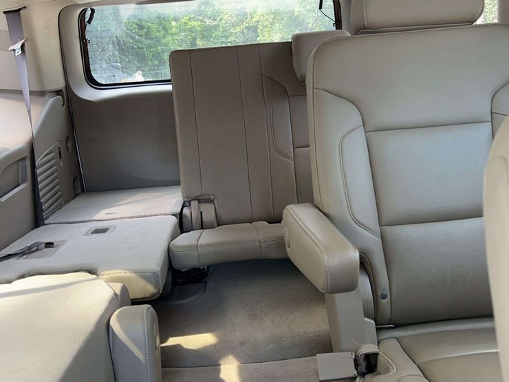 2019-chevrolet-tahoe-image-18