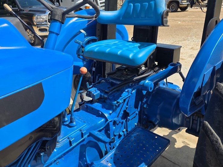 new-holland-3930-image-7