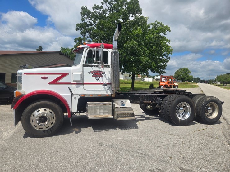 2004-peterbilt-378-image-6