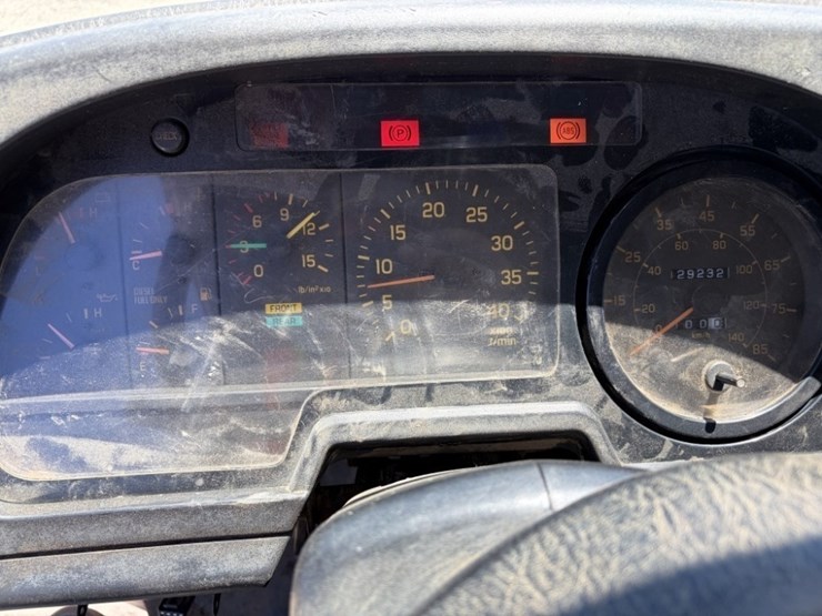 2001-isuzu-frr-image-24