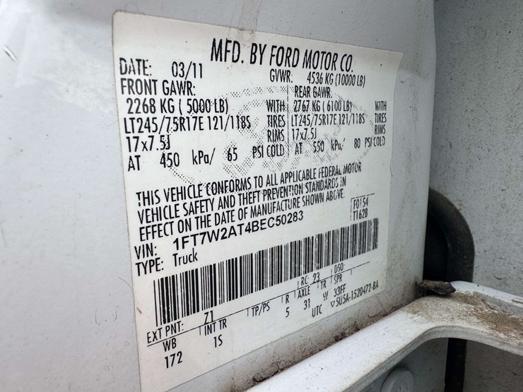 2011-ford-l-image-31