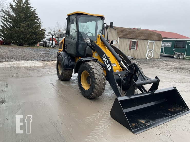2010-jcb-409-image-6