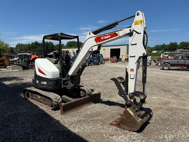 2024-bobcat-e35-image-6