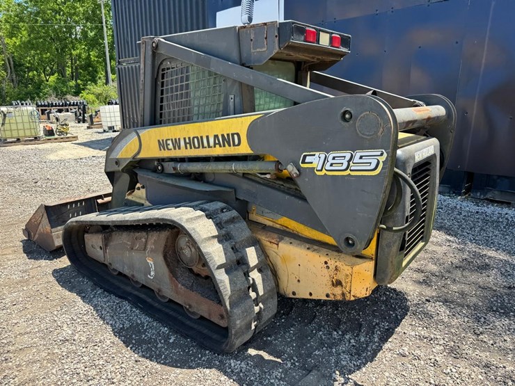 new-holland-c185-image-4