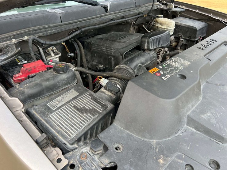 2012-chevrolet-silverado-2500hd-lt-image-19