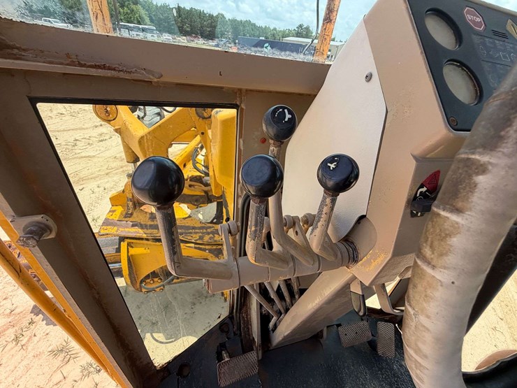 deere-670b-image-41