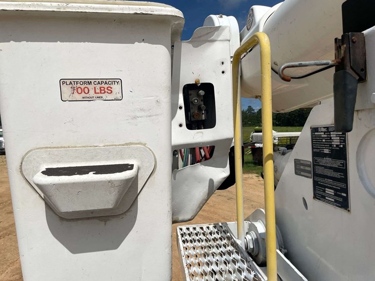 2011-ford-f750-image-16