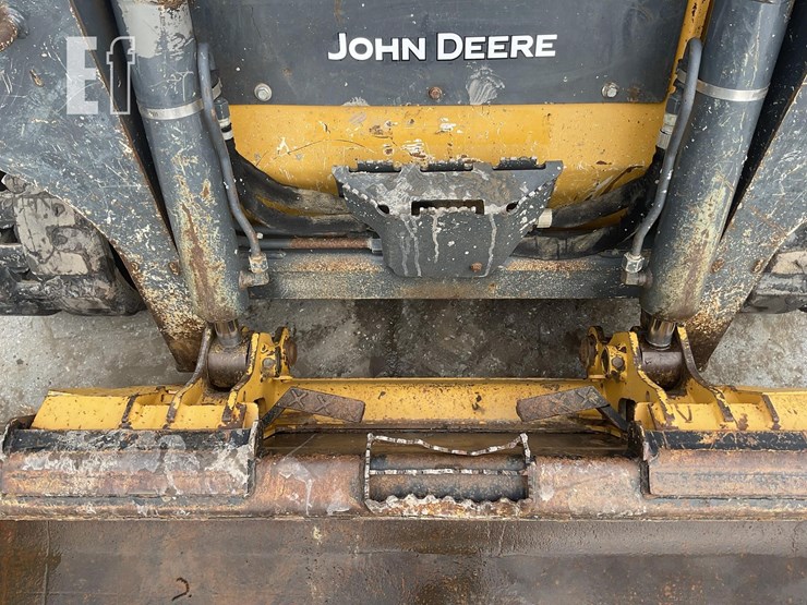 2017-deere-317g-image-12