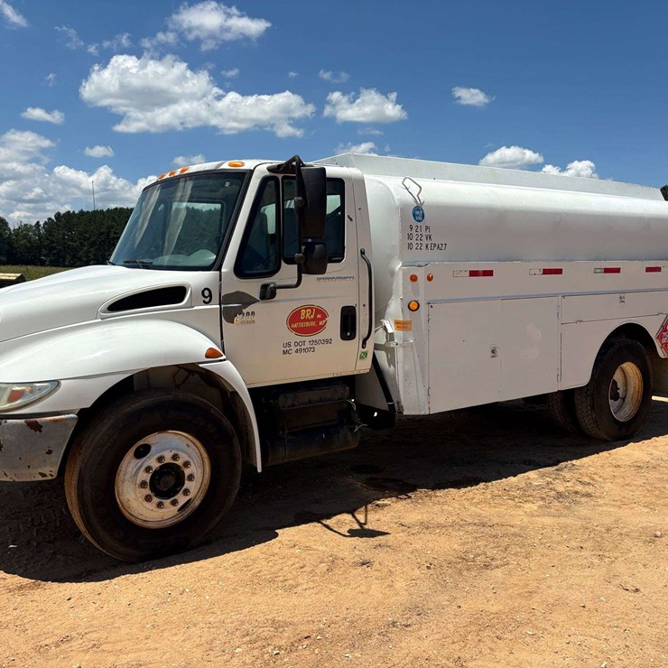 2006 INTERNATIONAL DURASTAR 4300