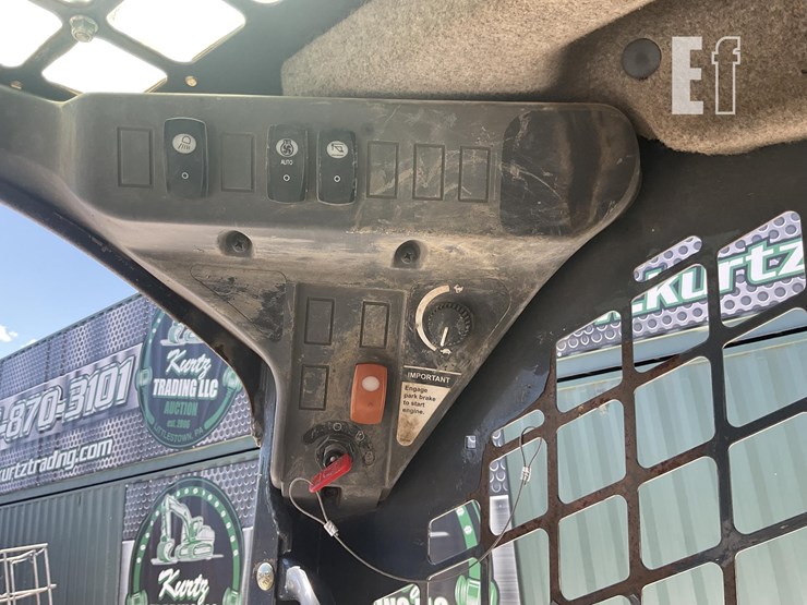 2019-deere-324g-image-12