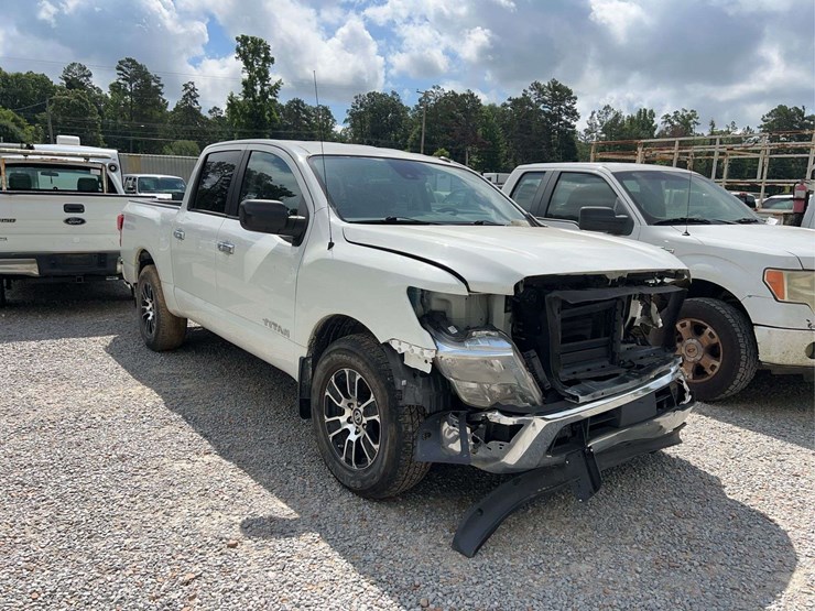 2021-nissan-titan-image-2
