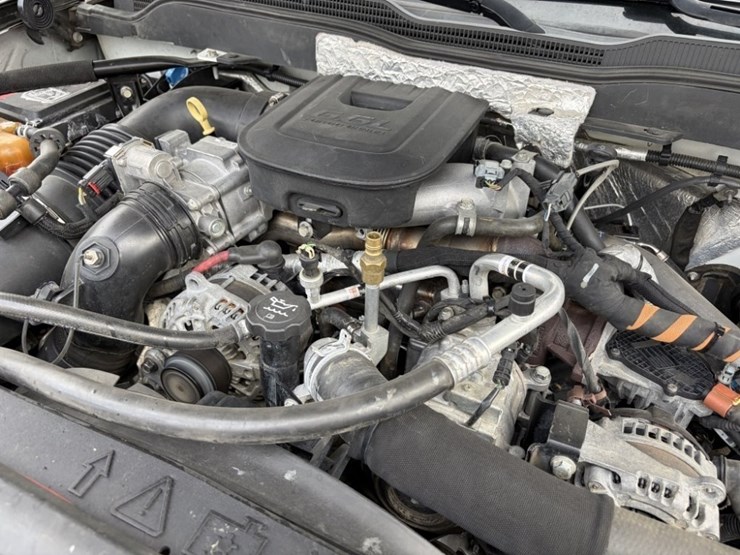 2016-chevrolet-silverado-2500-image-12