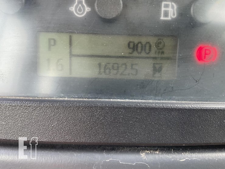 2016-deere-650k-lgp-image-19