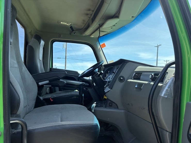 2020-kenworth-t880-image-8